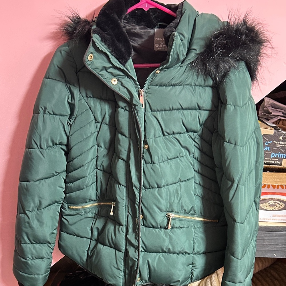 Primark Green Puffer Jacket with Black Faux Fur